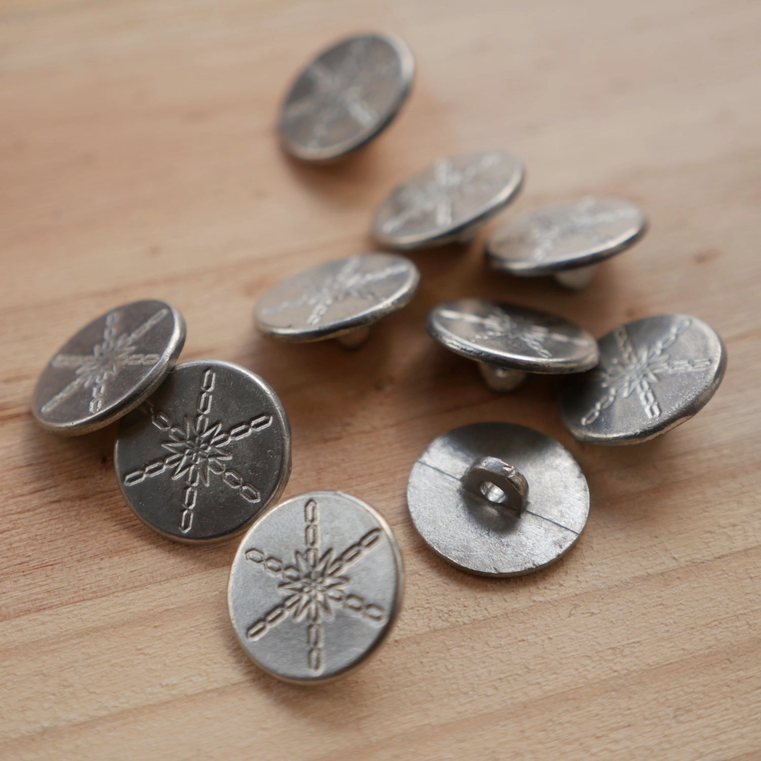 7/8 Snowflake Button