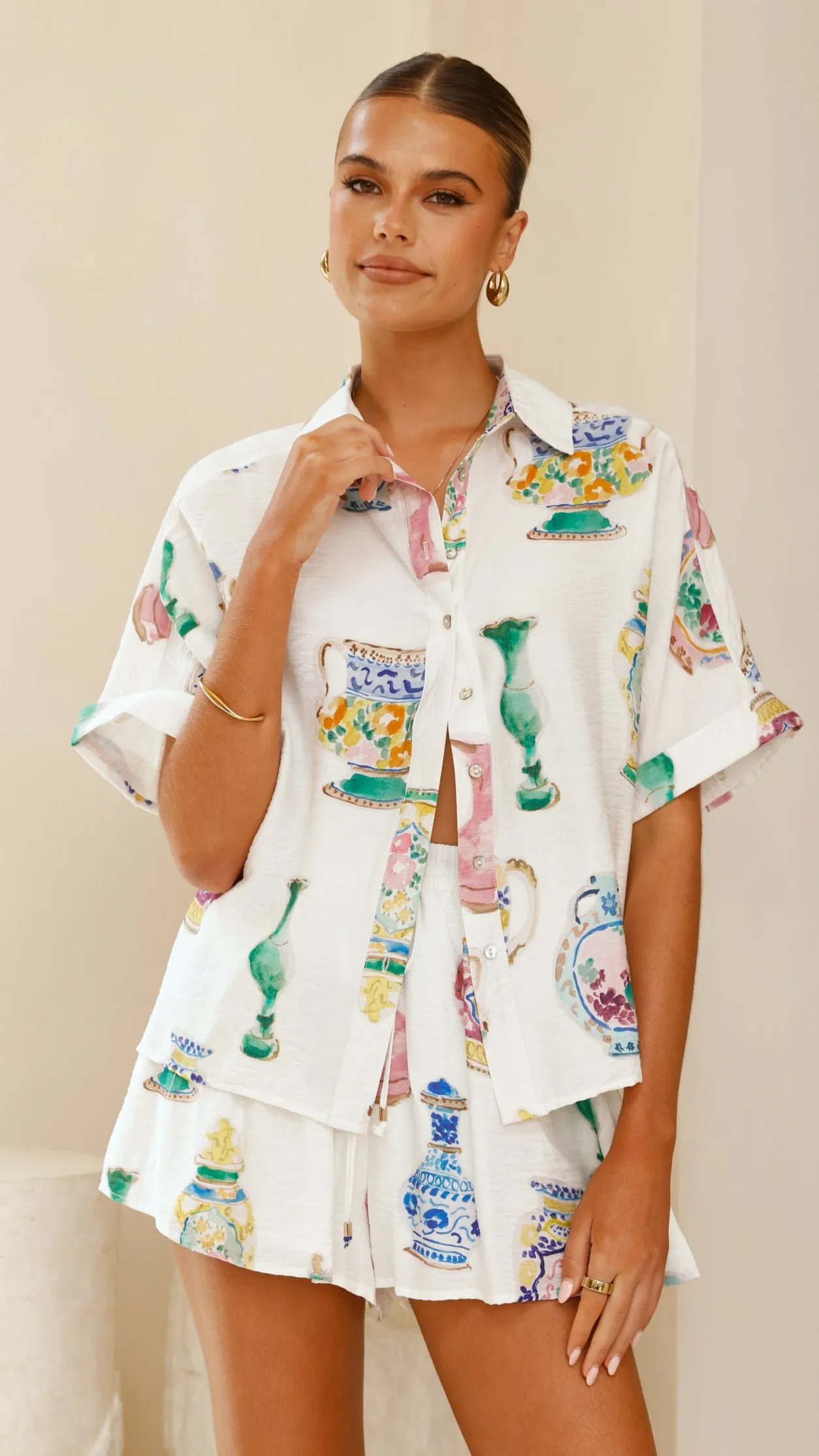 Kimberly Shorts - Vase Print
