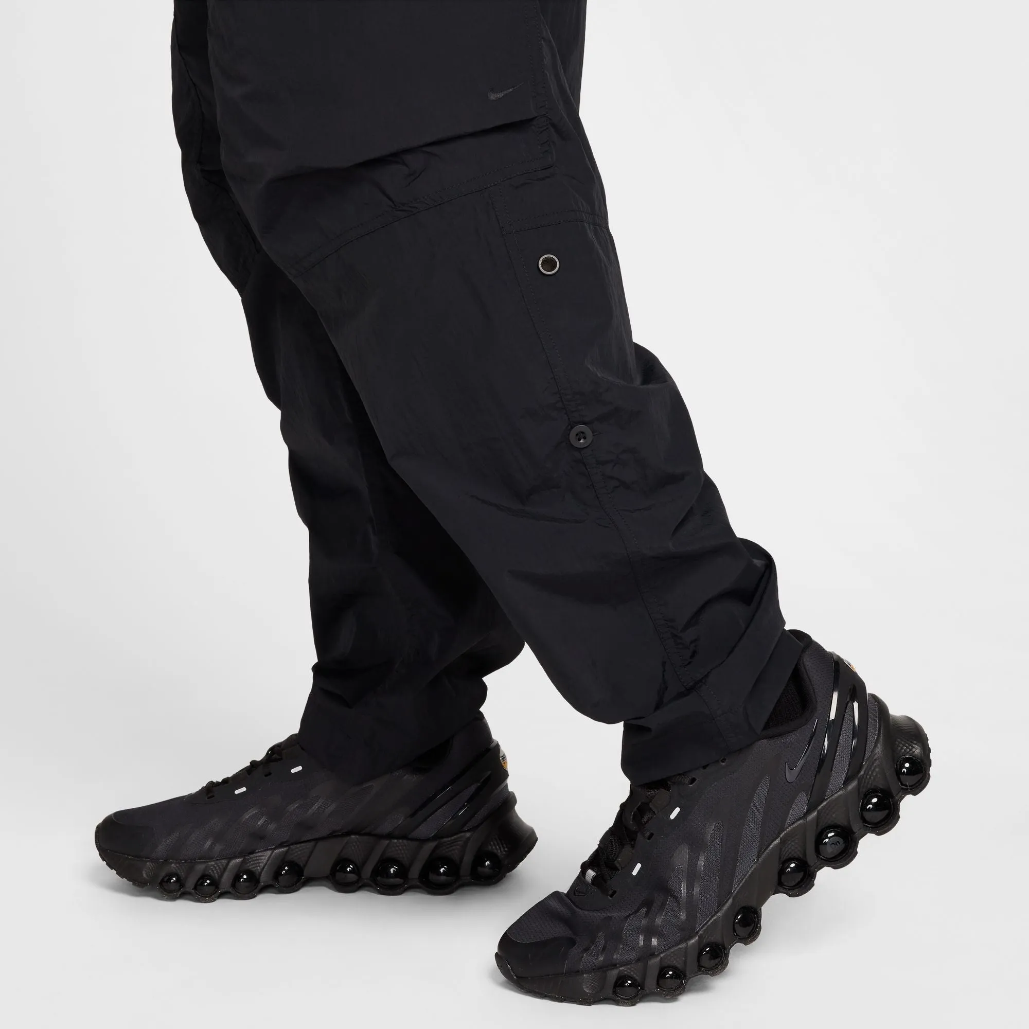 NIKE TECH WOVEN CARGO PANTS BLACK/BLACK