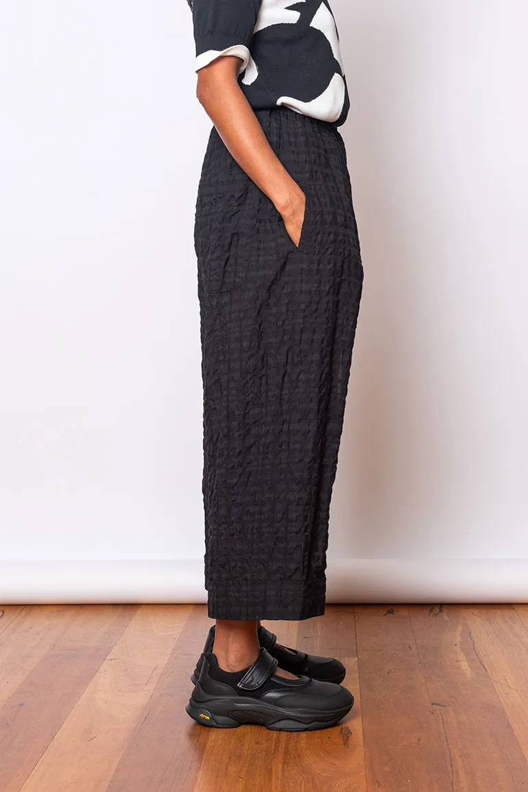 Tucked Mackin Pants - Black Plaid