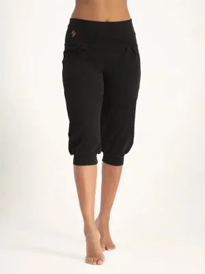 Urban Goddess Sukha Capri Yoga Pants - Onyx Black